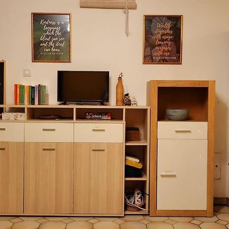 Colourful 2.5 Bedroom With Large Balcony & Garden. Prinzersdorf Extérieur photo